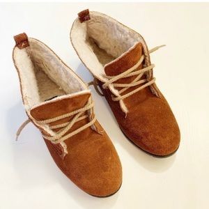 Outdoorables Vintage Brown Suede Lace Ankle boots